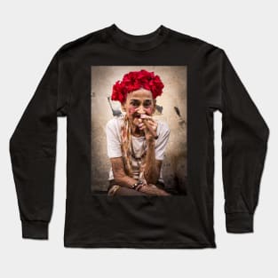 Old cigar woman Long Sleeve T-Shirt